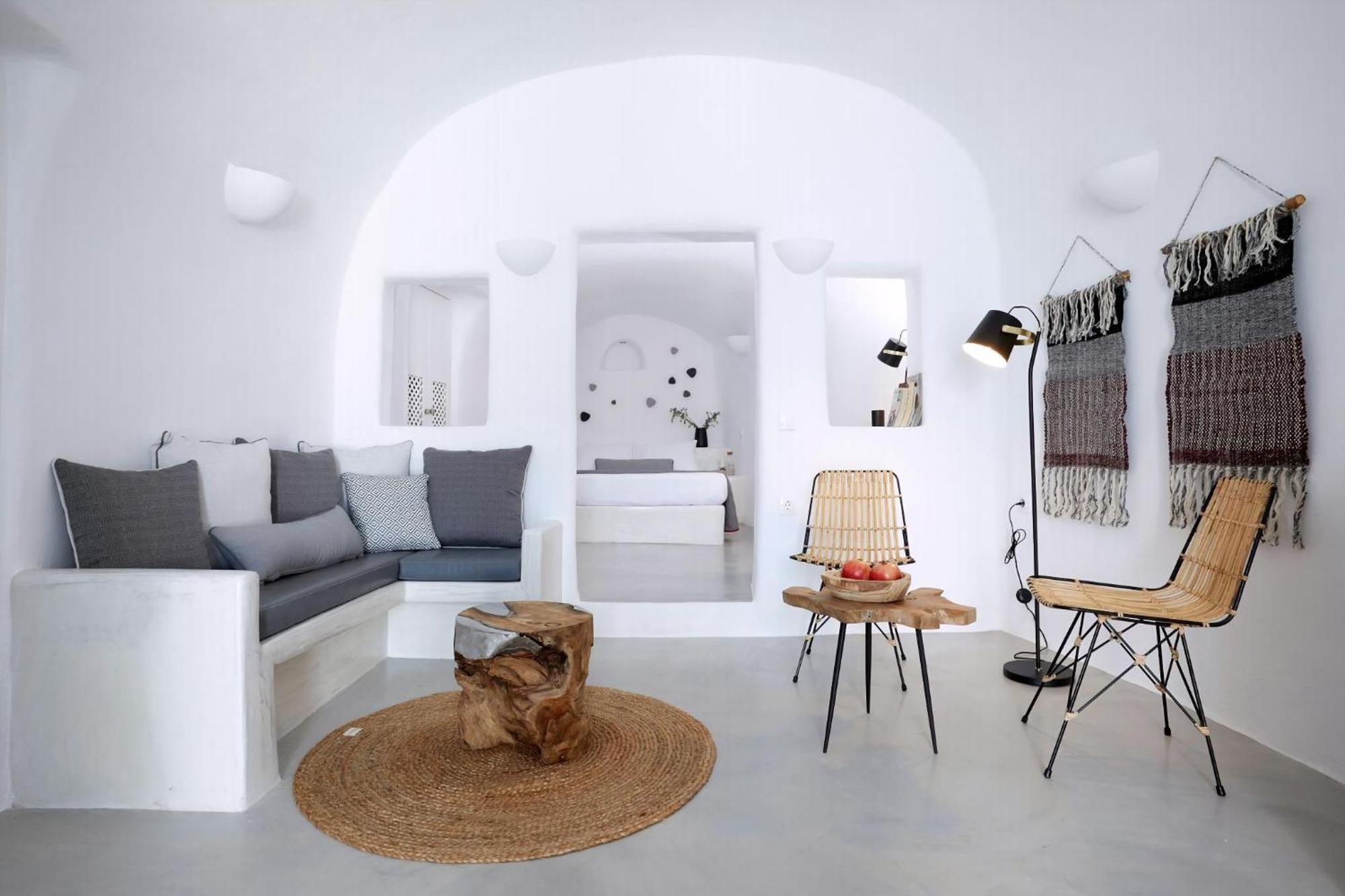 Villa W Deluxe 1 Bedroom Cave Outdoor Hot Tub Santorini